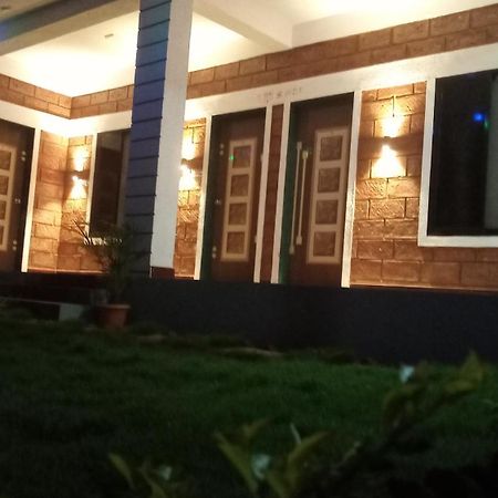 Coconut Village Resort 알리바그 외부 사진