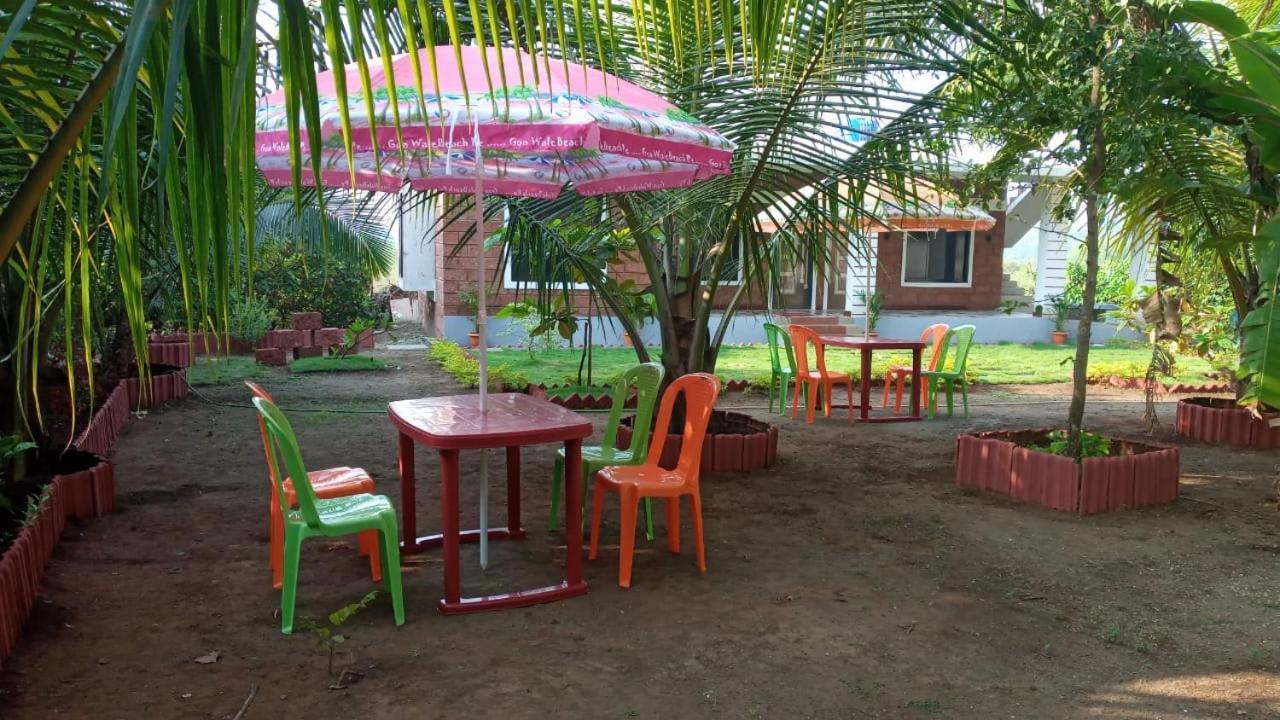 Coconut Village Resort 알리바그 외부 사진