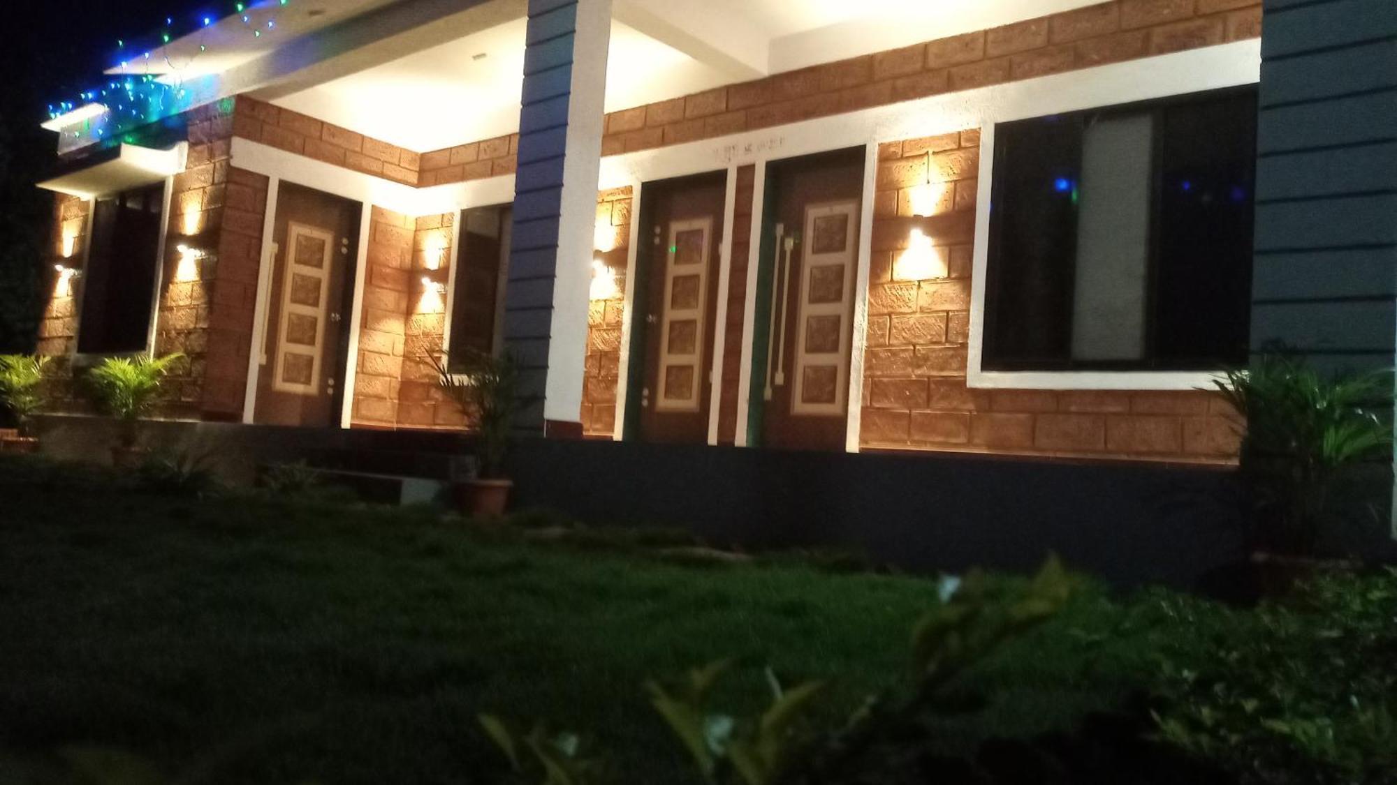 Coconut Village Resort 알리바그 외부 사진