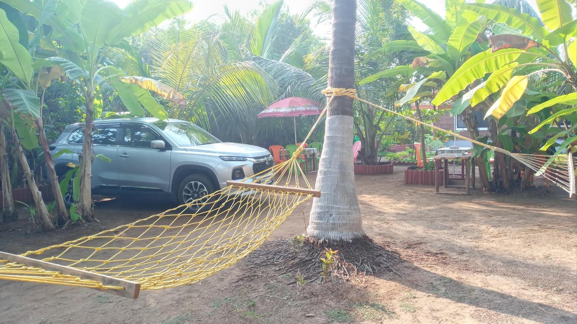 Coconut Village Resort 알리바그 외부 사진